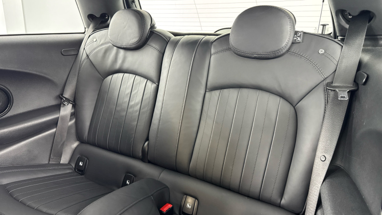 MINI Hatchback 1.5 Cooper Exclusive 3dr Auto Petrol Hatchback